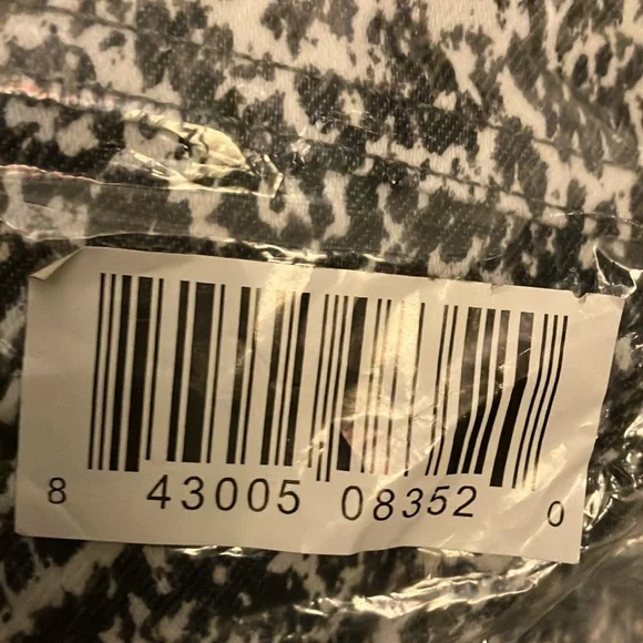 NWT Ladies Faded Glory Full Ankle Length Abstract Black, Gray, and White Print - Picture 3 of 3